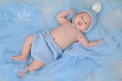 廊坊宝宝睡迷糊了才肯吃奶 廊坊宝宝睡迷糊了才肯吃奶